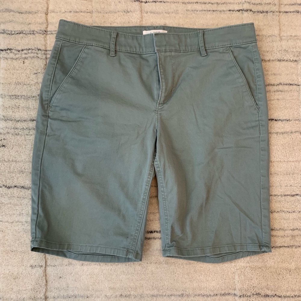 Ann Taylor Loft woman’s short